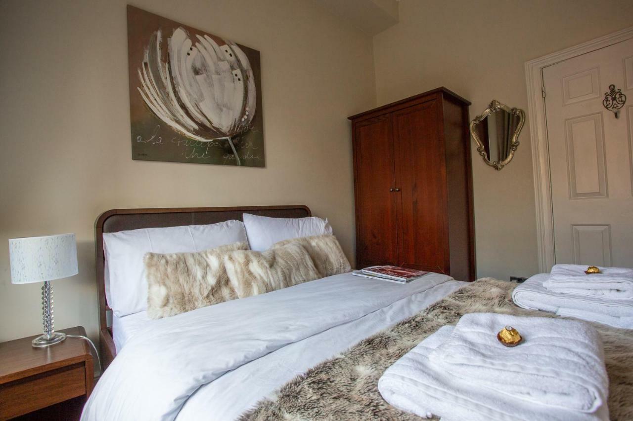 Most Central Luxury Apartment - Sleeps 4 & Free Parking! Chester Ngoại thất bức ảnh