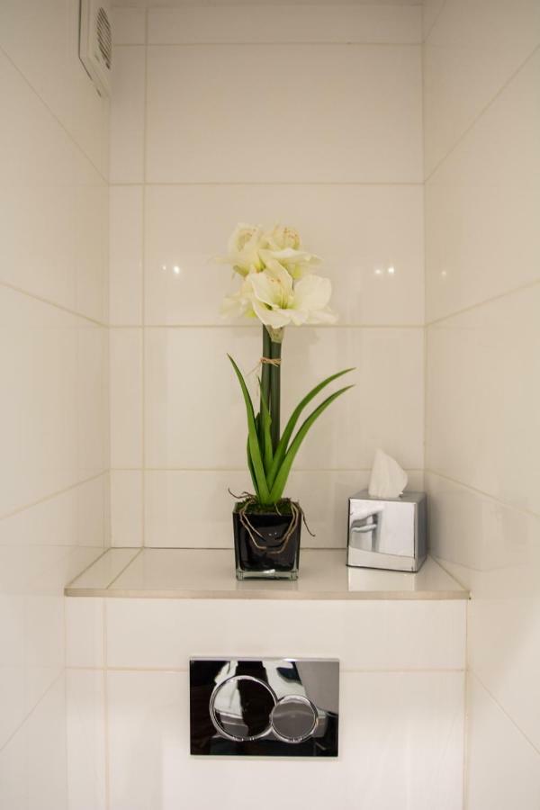 Most Central Luxury Apartment - Sleeps 4 & Free Parking! Chester Ngoại thất bức ảnh